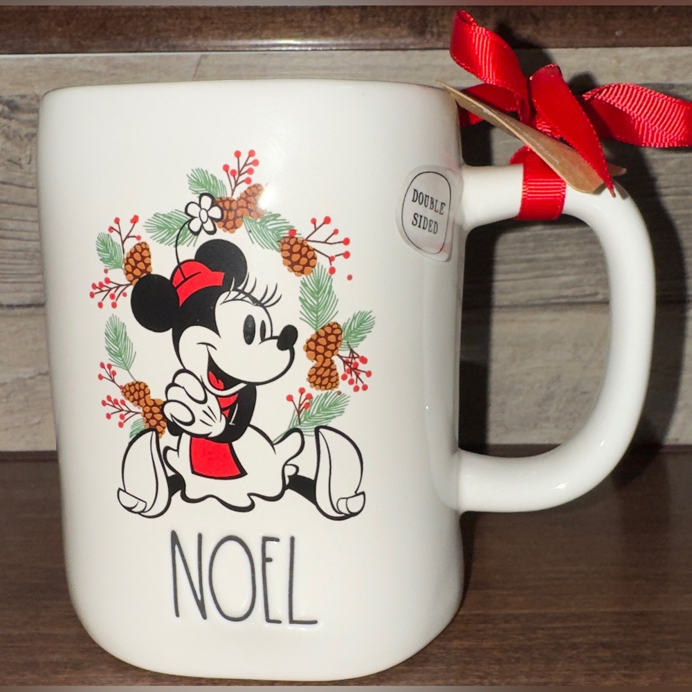 Cute 🥰 Disney Minnie Mouse NOEL Christmas Mug With Holly Wreath by Rae Dunn
